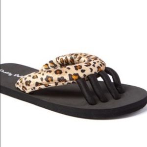 Spa flip flop with foot mask